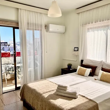 Apt On The Street Of Bars&nightclubs In 11 Αγία Νάπα