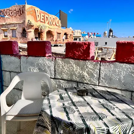 Apt On The Street Of Bars&nightclubs In 11 Διαμέρισμα *