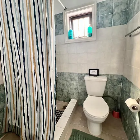 Appartement Apt On The Street Of Bars&nightclubs In 11 *