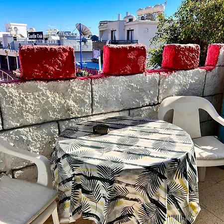 Appartement Apt On The Street Of Bars&nightclubs In 11 *